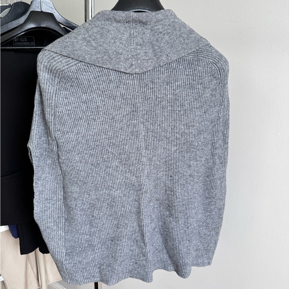 Olive + Oak Gray Sleeveless Knit Jacket - Picture 4 of 10